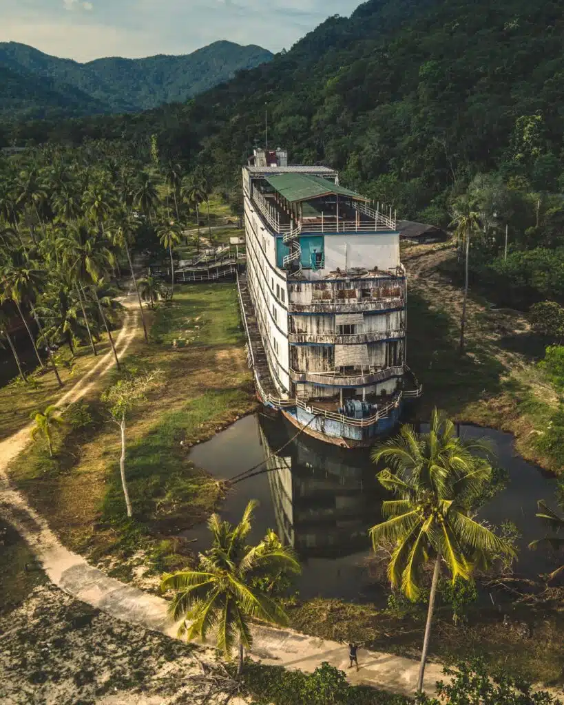 Koh Chang Shipwreck 