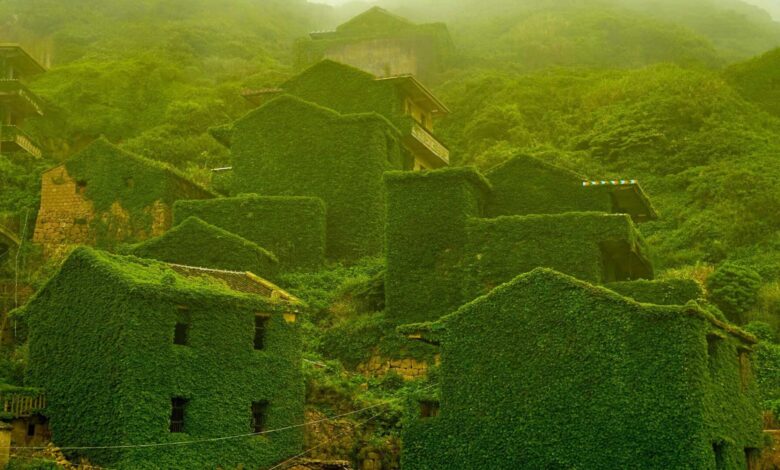 Houtouwan Village China’s Captivating Abandoned Ghost Town