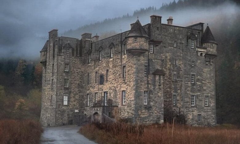 Moody Castle Menzies – A Glimpse into Scotland’s Eerie Past