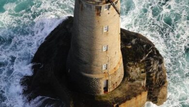 Phare du Four, Lighthouse Defies the Atlantic