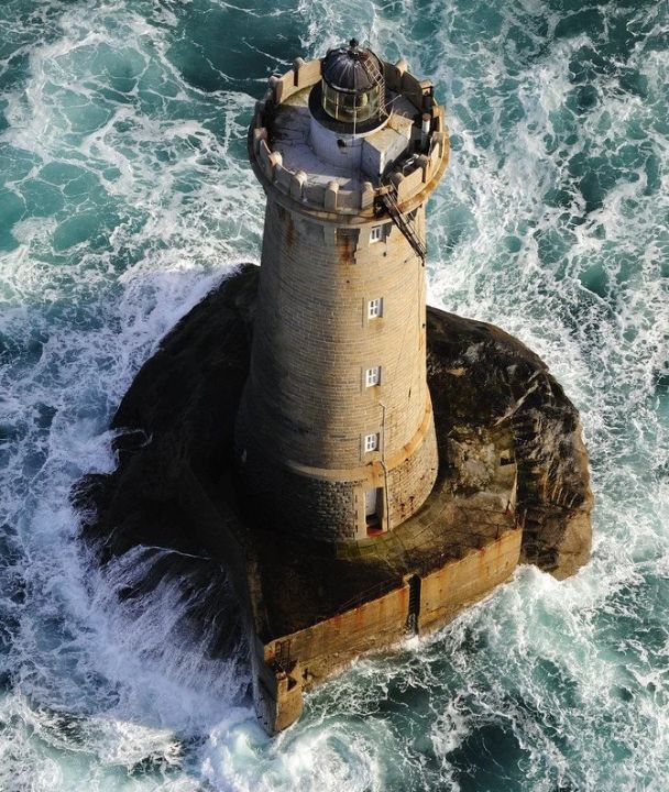 Phare du Four, Lighthouse Defies the Atlantic