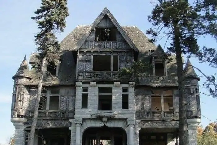 A Forgotten Mansion in Cape Vincent New York from 1895, Heart of Residential Ruins