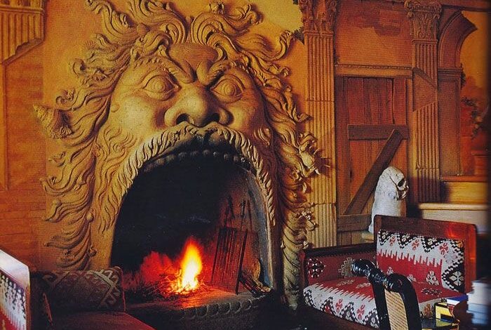 Majestic 1600s Fireplaces That Add Charm to Historic Mansions