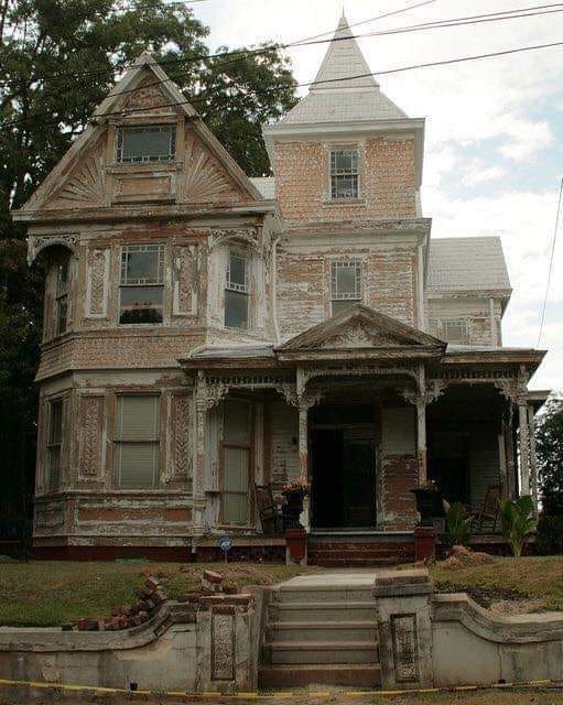 abandoned house Natchez Mississippi